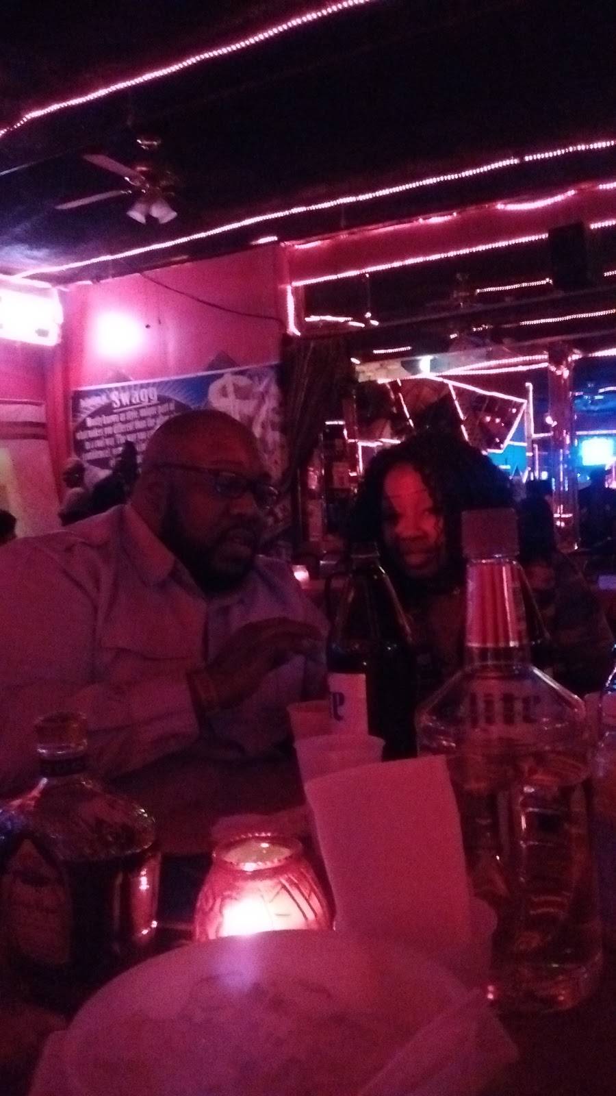 L D Restaurant & Lounge | restaurant | 1422 Thomas St, Memphis, TN 38107, USA | 9015256248 OR +1 901-525-6248