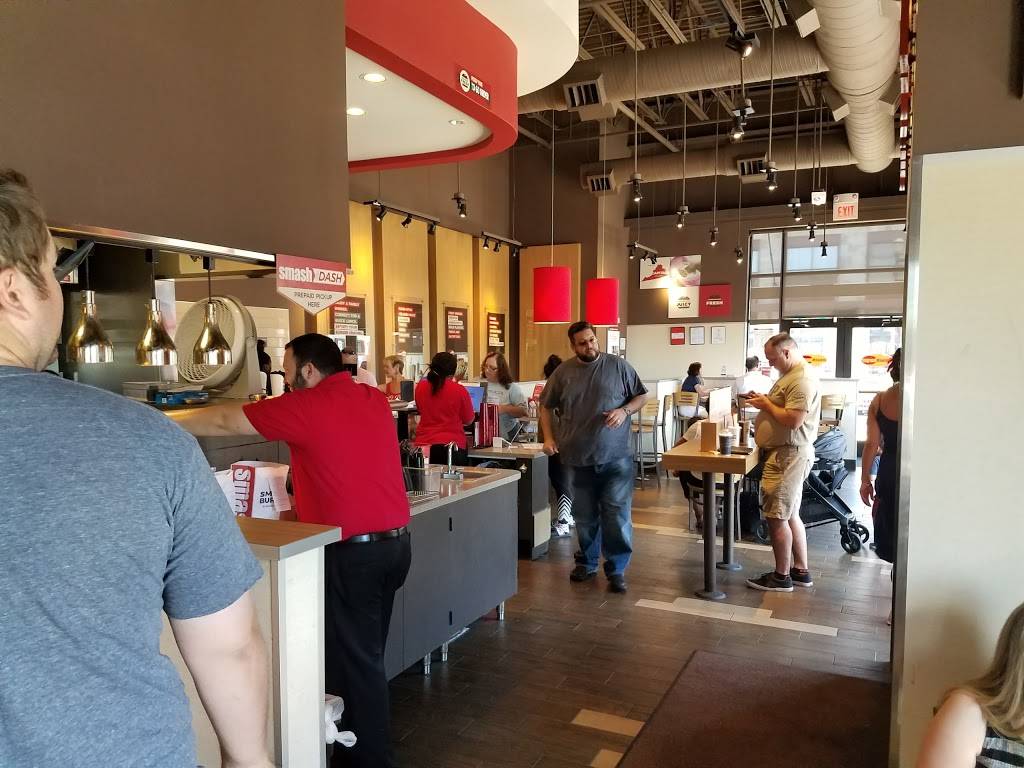 Smashburger | restaurant | 14082 Promenade Commons St, Gainesville, VA 20155, USA | 7037437060 OR +1 703-743-7060