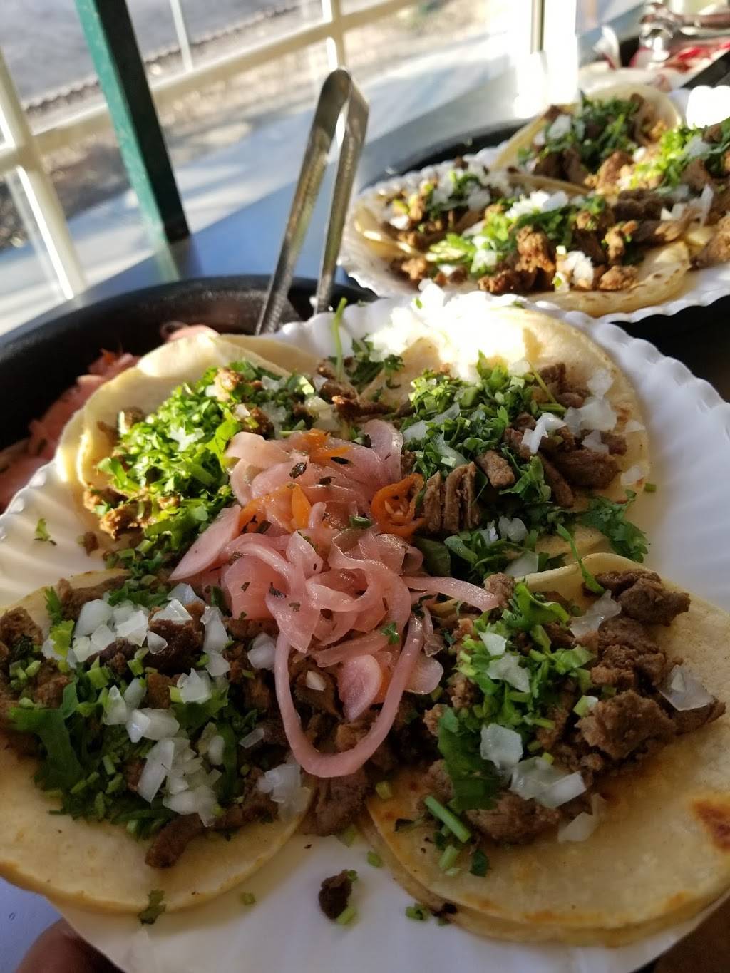 Los Tacos De Huicho | restaurant | 123 E 18th St, Bakersfield, CA 93305, USA | 6613289490 OR +1 661-328-9490