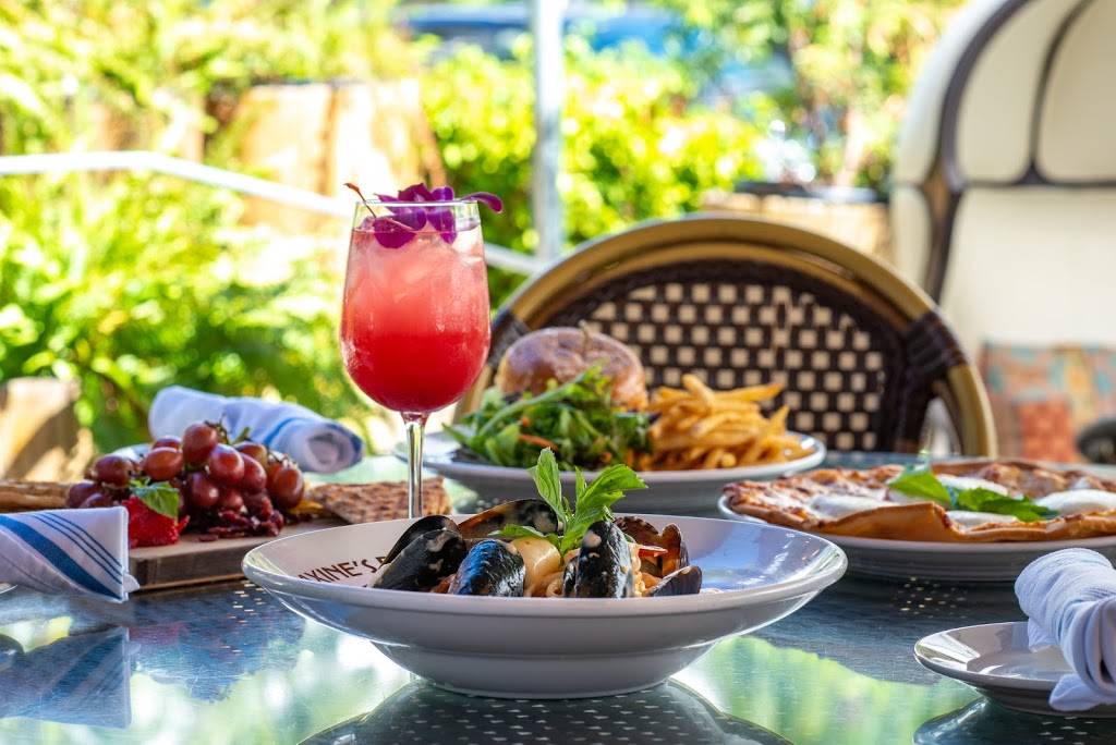 Maxines Bistro and Bar | night club | 1756 Collins Ave, Miami Beach, FL 33139, USA | 3056741160 OR +1 305-674-1160