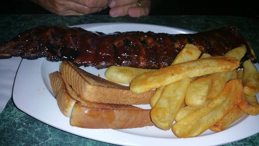 Clubhouse Food and Spirits | restaurant | 77 US-17, North Myrtle Beach, SC 29582, USA | 8432494573 OR +1 843-249-4573