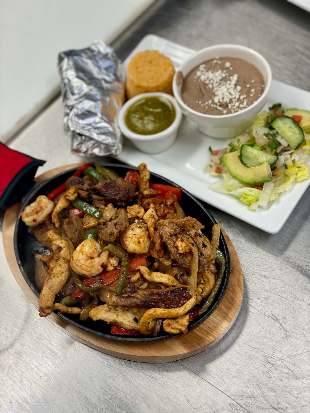 Lolitas Mexican Restaurant & Bakery | restaurant | 2235 Valor Dr, Winchester, VA 22601, USA | 5405508809 OR +1 540-550-8809