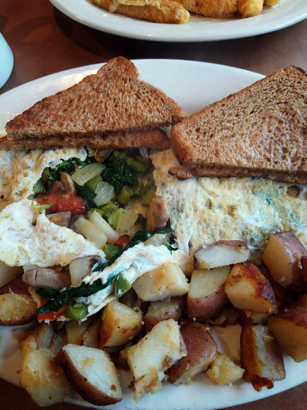 The Phoenix Restaurant | restaurant | 140 Huttleston Ave, Fairhaven, MA 02719, USA | 7749927586 OR +1 774-992-7586