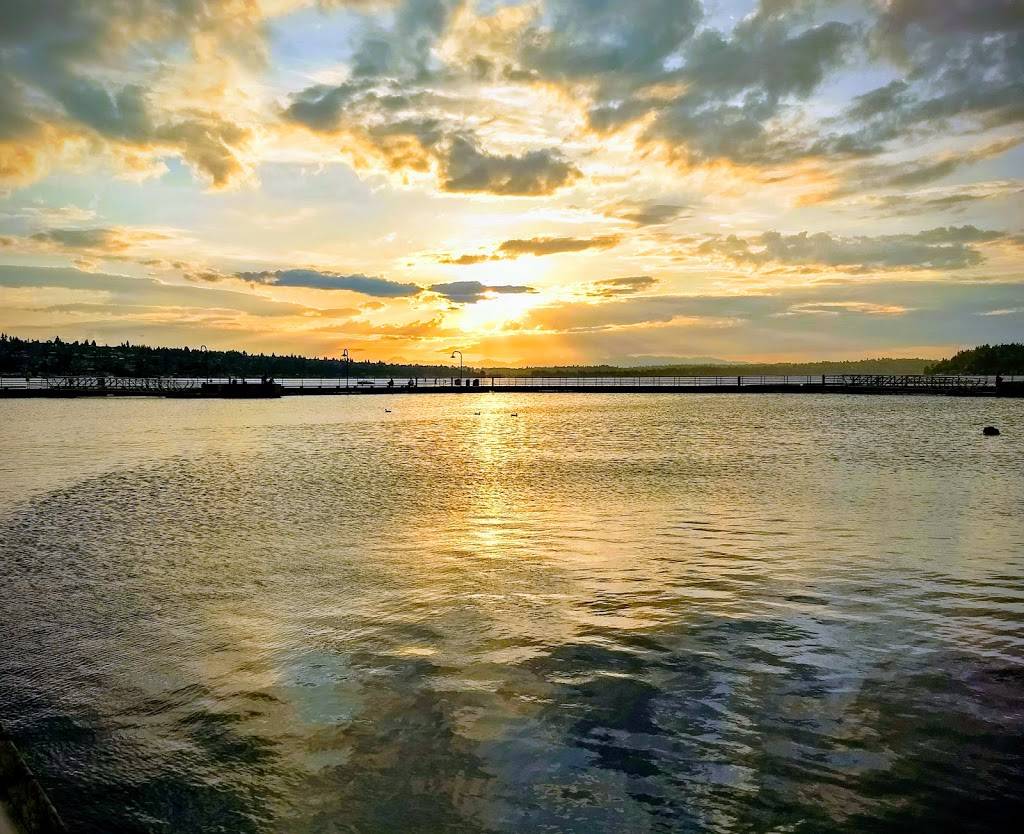 Ivars Seafood Bar | restaurant | 1201 Lake Washington Blvd N, Renton, WA 98055, USA | 4252262122 OR +1 425-226-2122