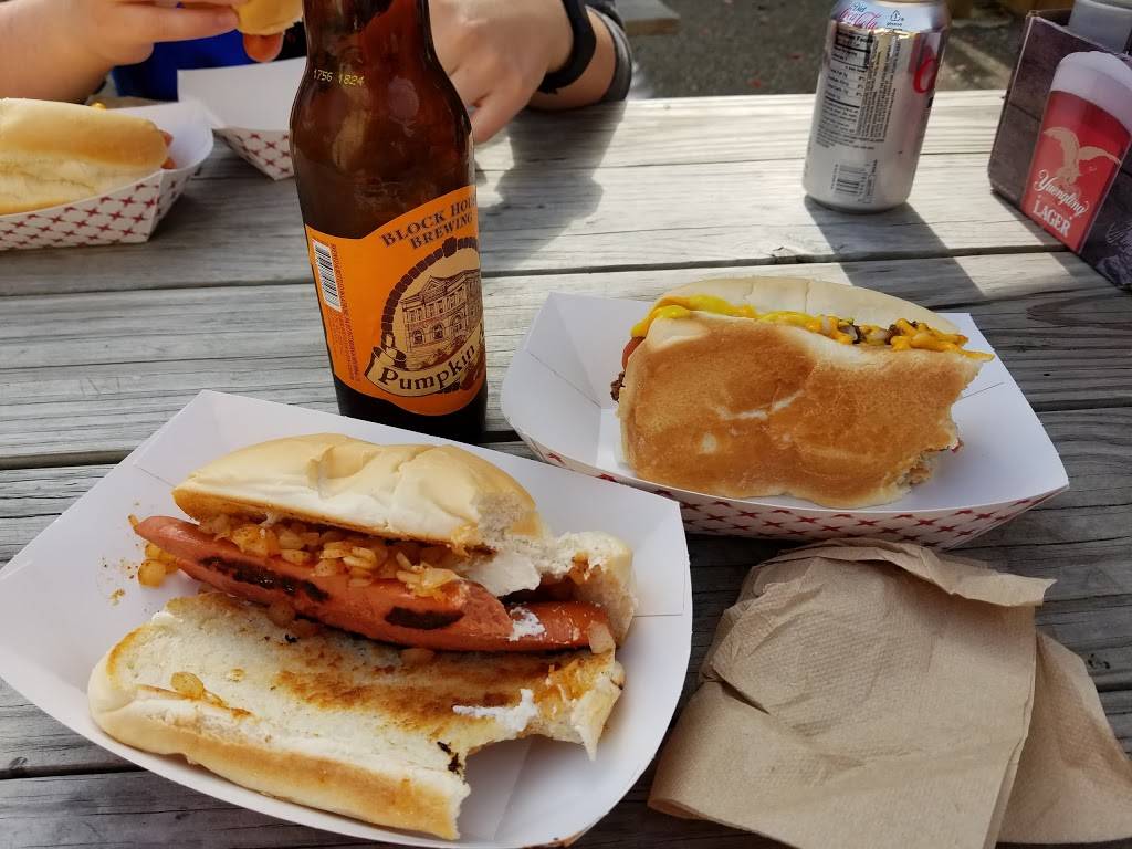 Lucky Louie’s Beer and Wieners | restaurant | 8238 Perry Hwy, Erie, PA 16509, USA | 8143149481 OR +1 814-314-9481