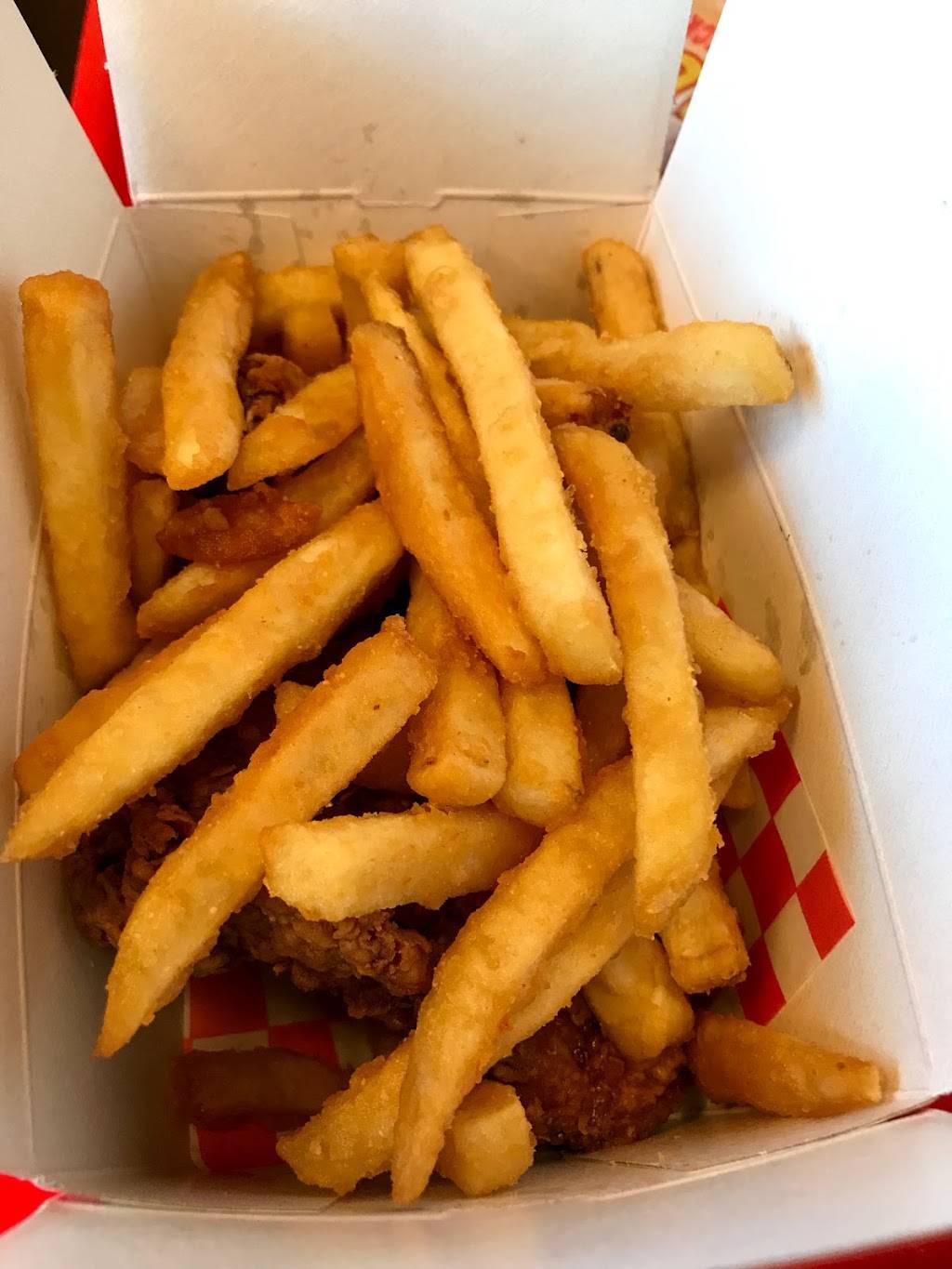 Yumys Chicken and Seafood | restaurant | 3417 Derry Rd E, Mississauga, ON L4T 1A8, Canada | 9056711113 OR +1 905-671-1113