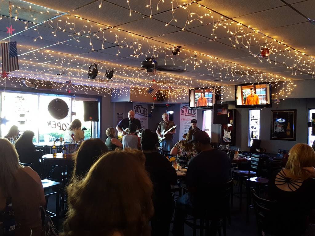 Cuzins Tavern & Pizza | restaurant | 17704 Oak Park Ave, Tinley Park, IL 60477, USA | 7086331144 OR +1 708-633-1144