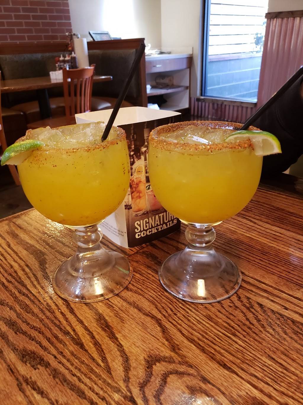 Famous Daves Bar-B-Que | restaurant | 1135 Airway Blvd, El Paso, TX 79925, USA | 9158438400 OR +1 915-843-8400