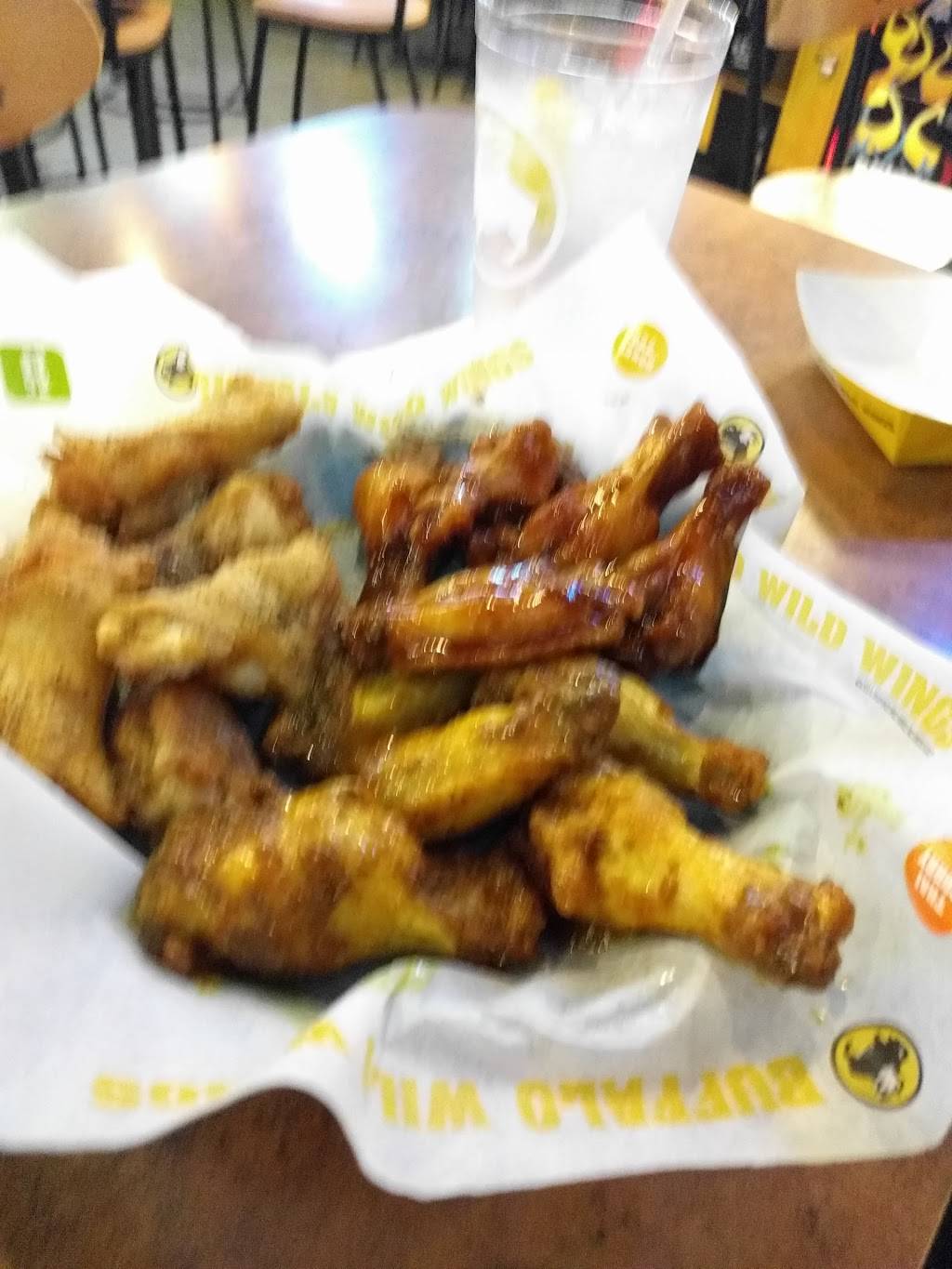 Buffalo Wild Wings | restaurant | 1553 Baytree Rd, Valdosta, GA 31602, USA | 2292417246 OR +1 229-241-7246