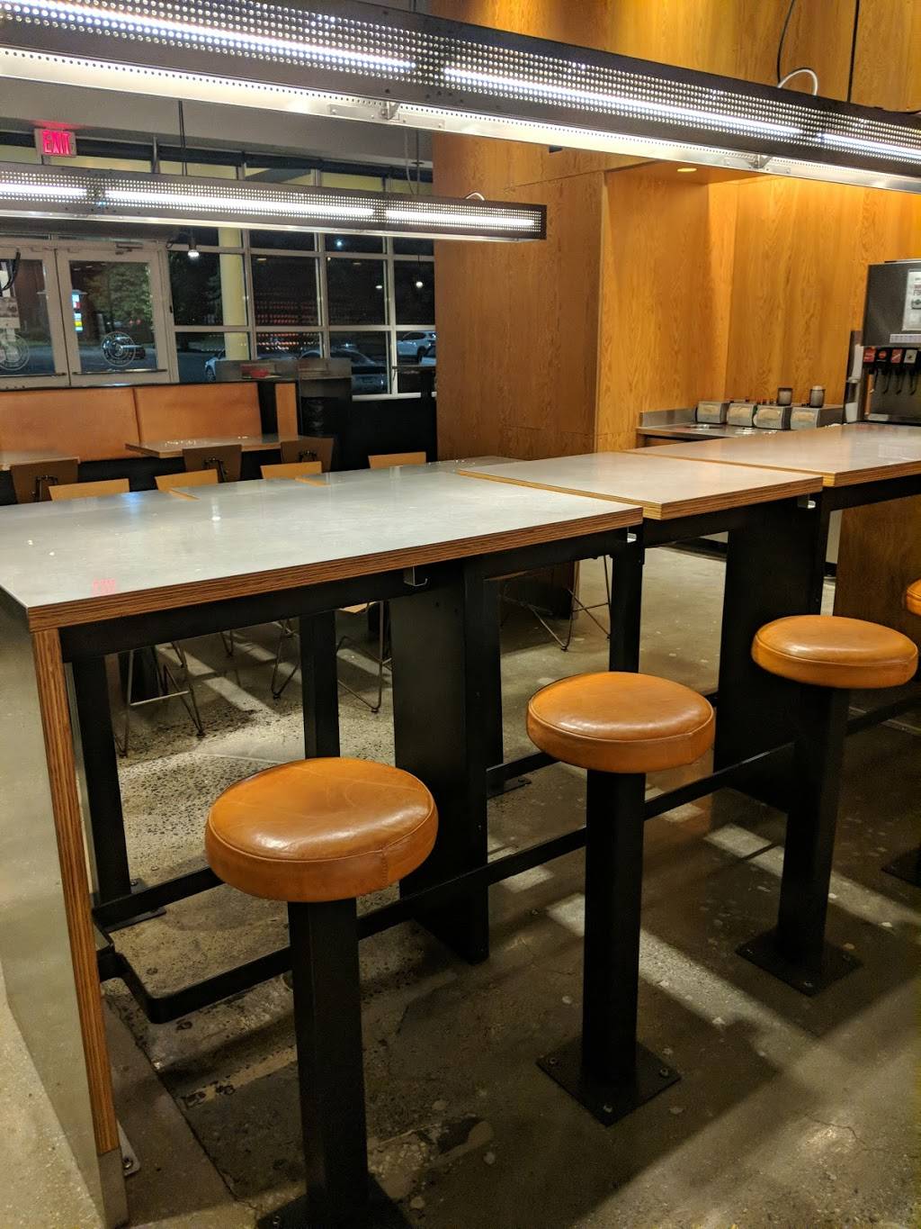 Chipotle Mexican Grill | restaurant | 115 Mill Plain Rd, Danbury, CT 06811, USA | 2037302220 OR +1 203-730-2220