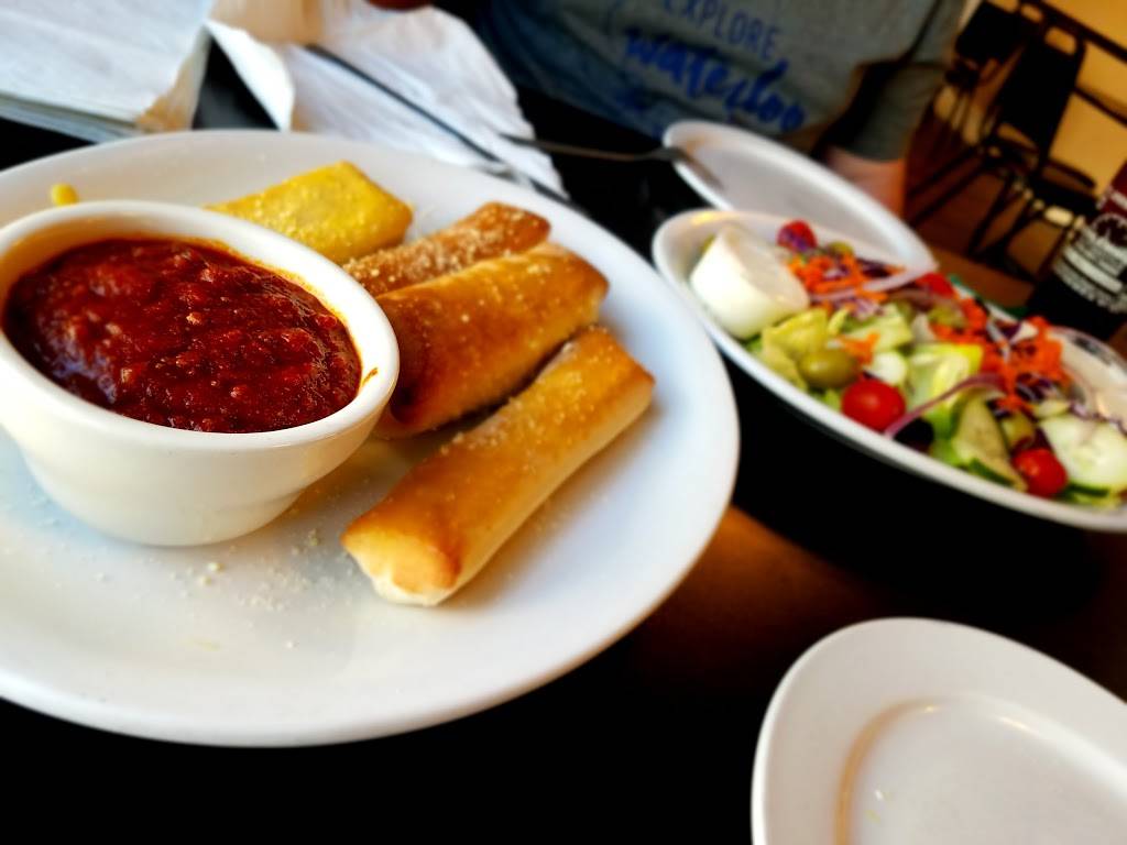 Joes pizza and pasta | restaurant | 117 N Main St, Columbia, IL 62236, USA | 6182817330 OR +1 618-281-7330