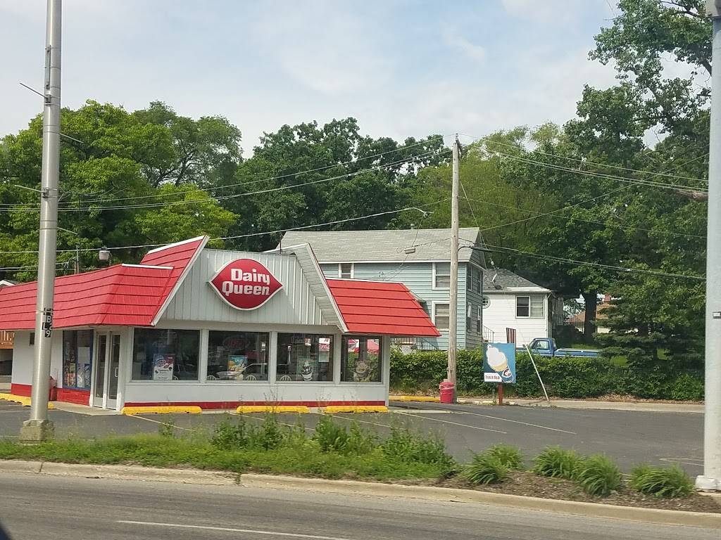 Dairy Queen - Seasonally | restaurant | 2 S US-12, Fox Lake, IL 60020, USA | 8475877013 OR +1 847-587-7013