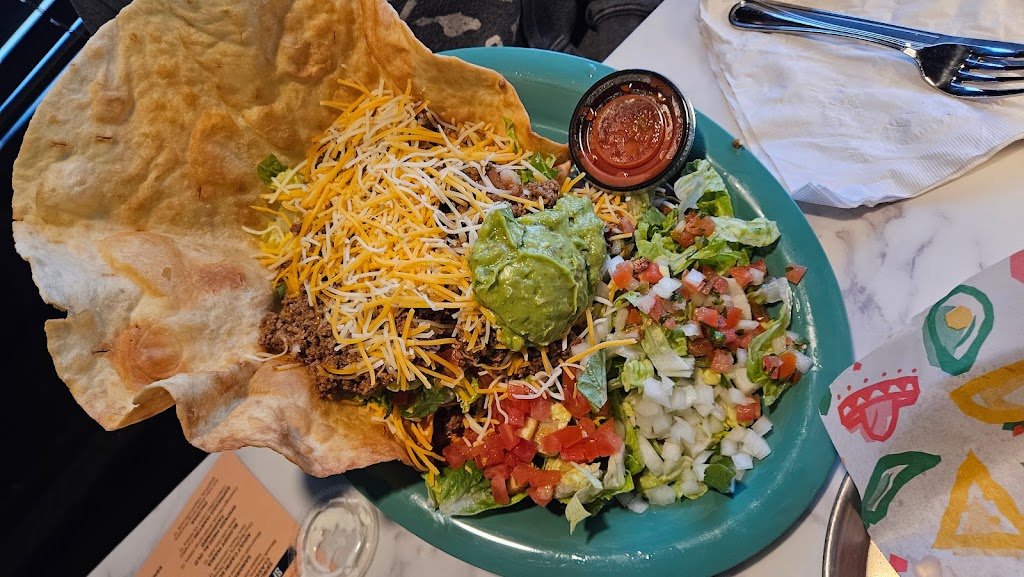 Señor victors | restaurant | 113 S Main St, Almont, MI 48003, USA | 8106733072 OR +1 810-673-3072