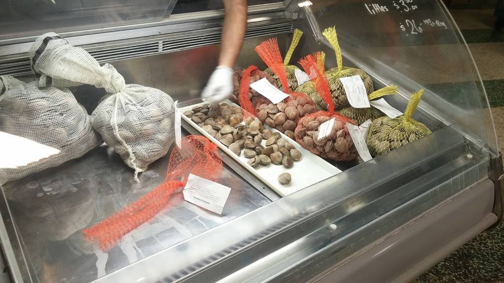 Wild Ocean Market | restaurant | 688 S Park Ave, Titusville, FL 32796, USA | 3212691116 OR +1 321-269-1116