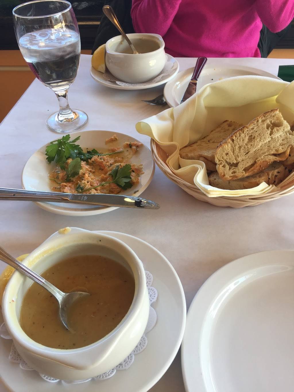 Cafe Istanbul | restaurant | 2014 W Division St, Chicago, IL 60622, USA | 7736619487 OR +1 773-661-9487