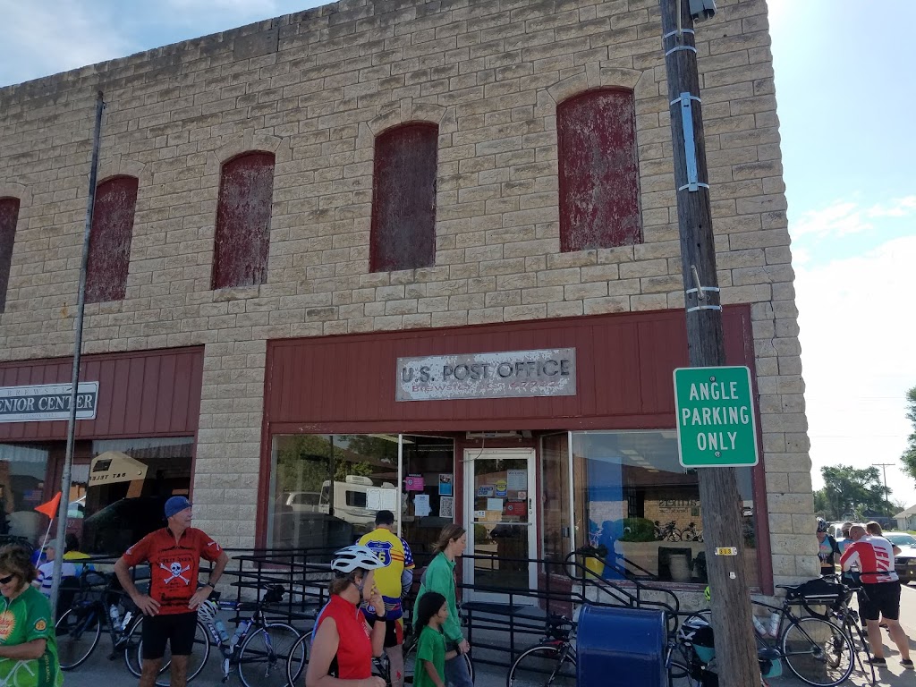 Brewster Grocery | restaurant | 325 Kansas Ave, Brewster, KS 67732, USA | 7856942824 OR +1 785-694-2824