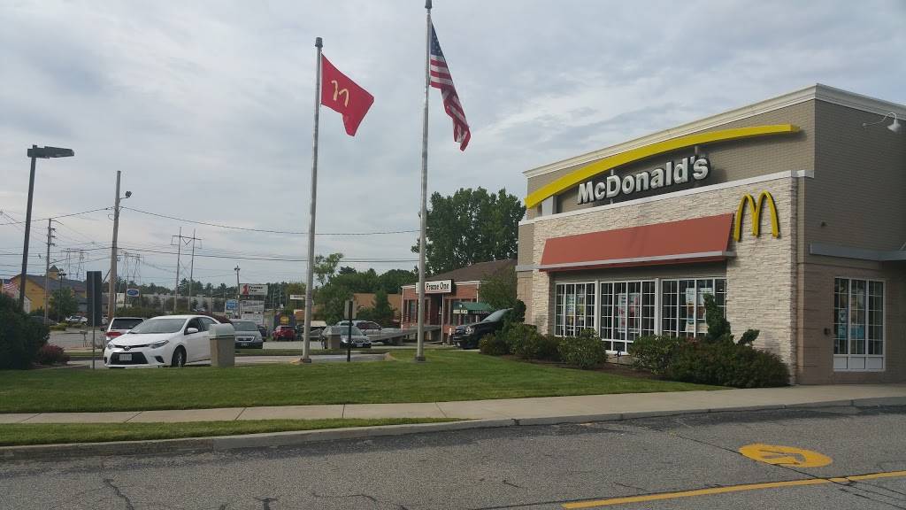 McDonalds | cafe | 43 Main St, North Reading, MA 01864, USA | 9786640008 OR +1 978-664-0008