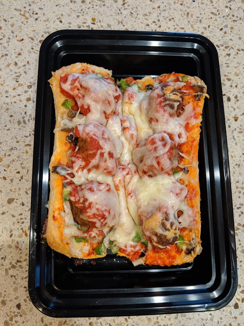 Under the Ground Blono | restaurant | 2 River Run, Downs, IL 61736, USA | 3092120333 OR +1 309-212-0333