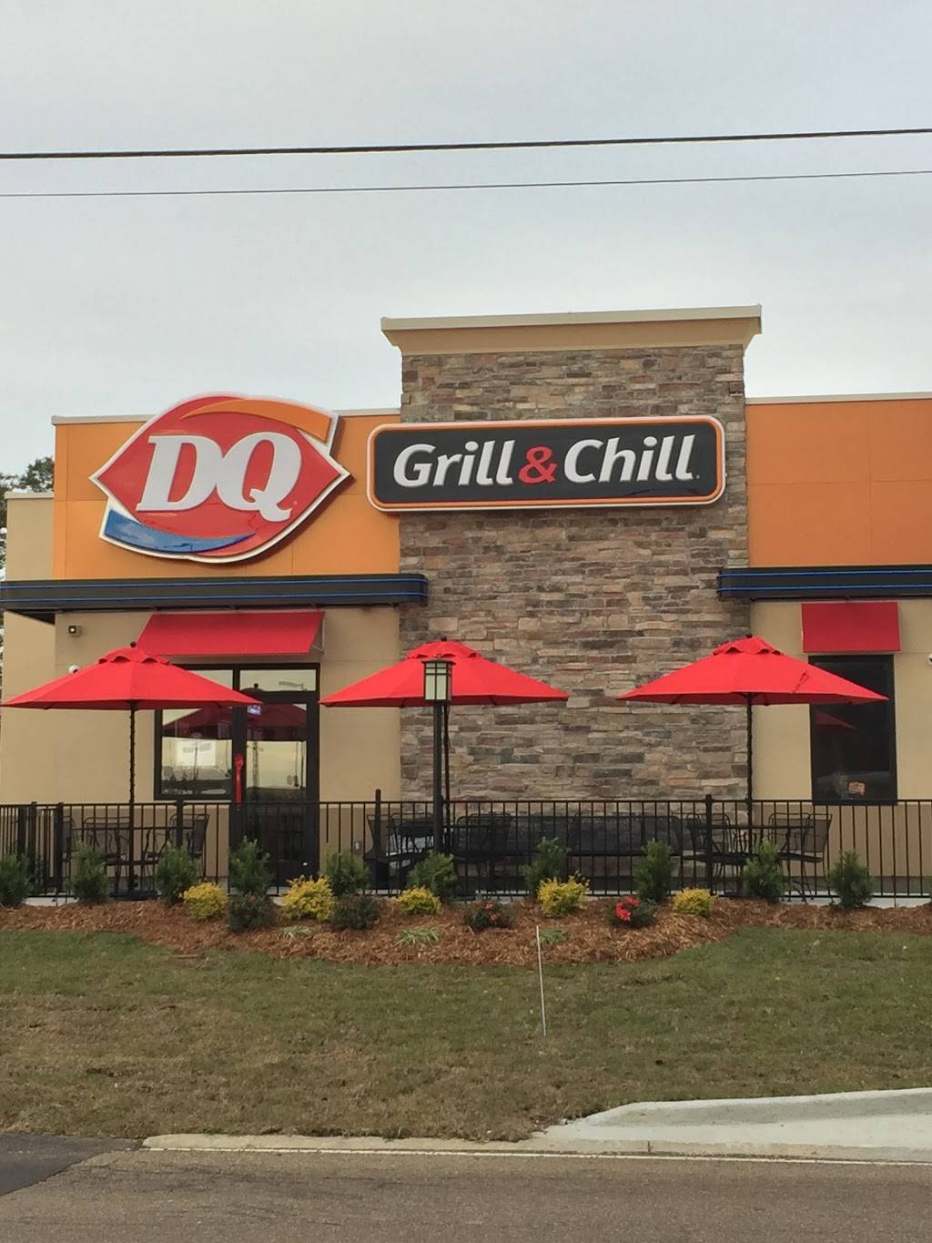 Dairy Queen Grill & Chill | restaurant | 210 W Minnesota Park Rd Ave, Hammond, LA 70403, USA | 9853404100 OR +1 985-340-4100