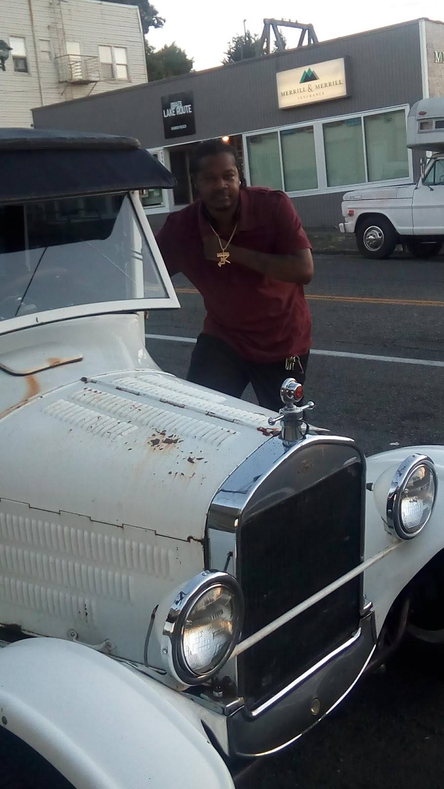 Souvannys Tavern | restaurant | 9501 Rainier Ave S, Seattle, WA 98118, USA | 2067602263 OR +1 206-760-2263