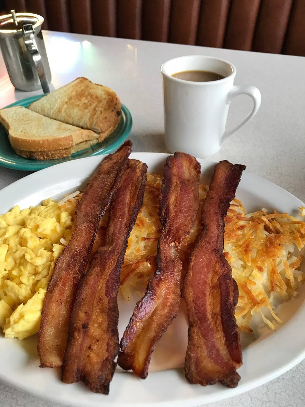 Hungry Fisherman | restaurant | 399 Beach St, Morro Bay, CA 93442, USA | 8057723444 OR +1 805-772-3444