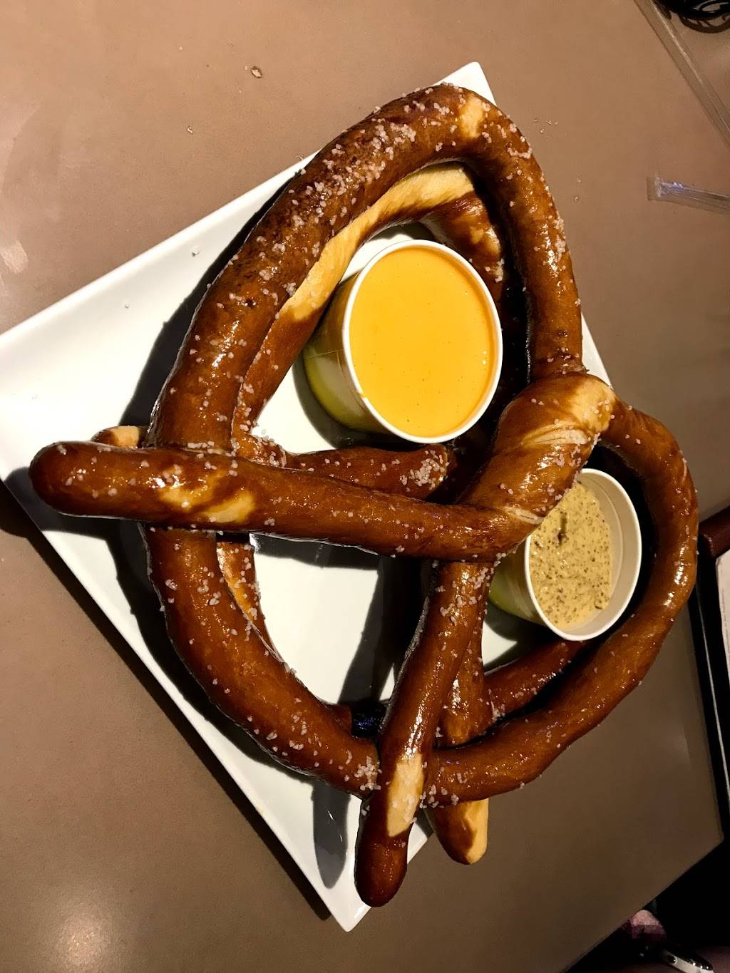 The Stadium Restaurant at Belterra Park Gaming | restaurant | 6331-6367 Kellogg Rd, Cincinnati, OH 45230, USA | 5132328000 OR +1 513-232-8000