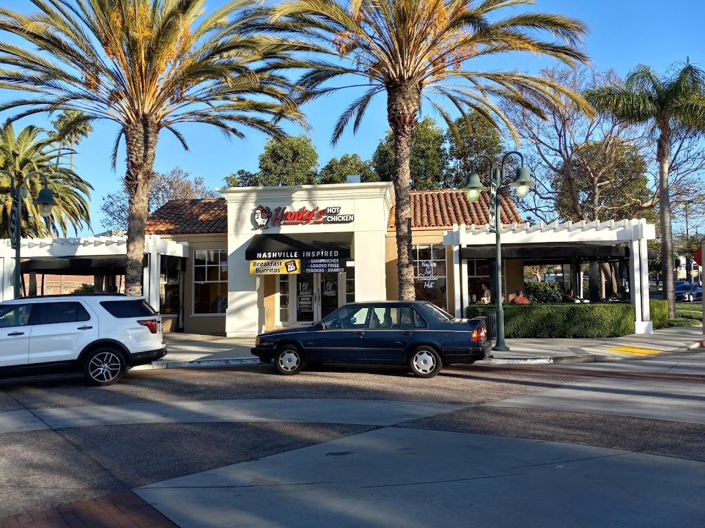 Hankys Hot Chicken | restaurant | 2595 Airport Dr, Torrance, CA 90505, USA | 4242509807 OR +1 424-250-9807