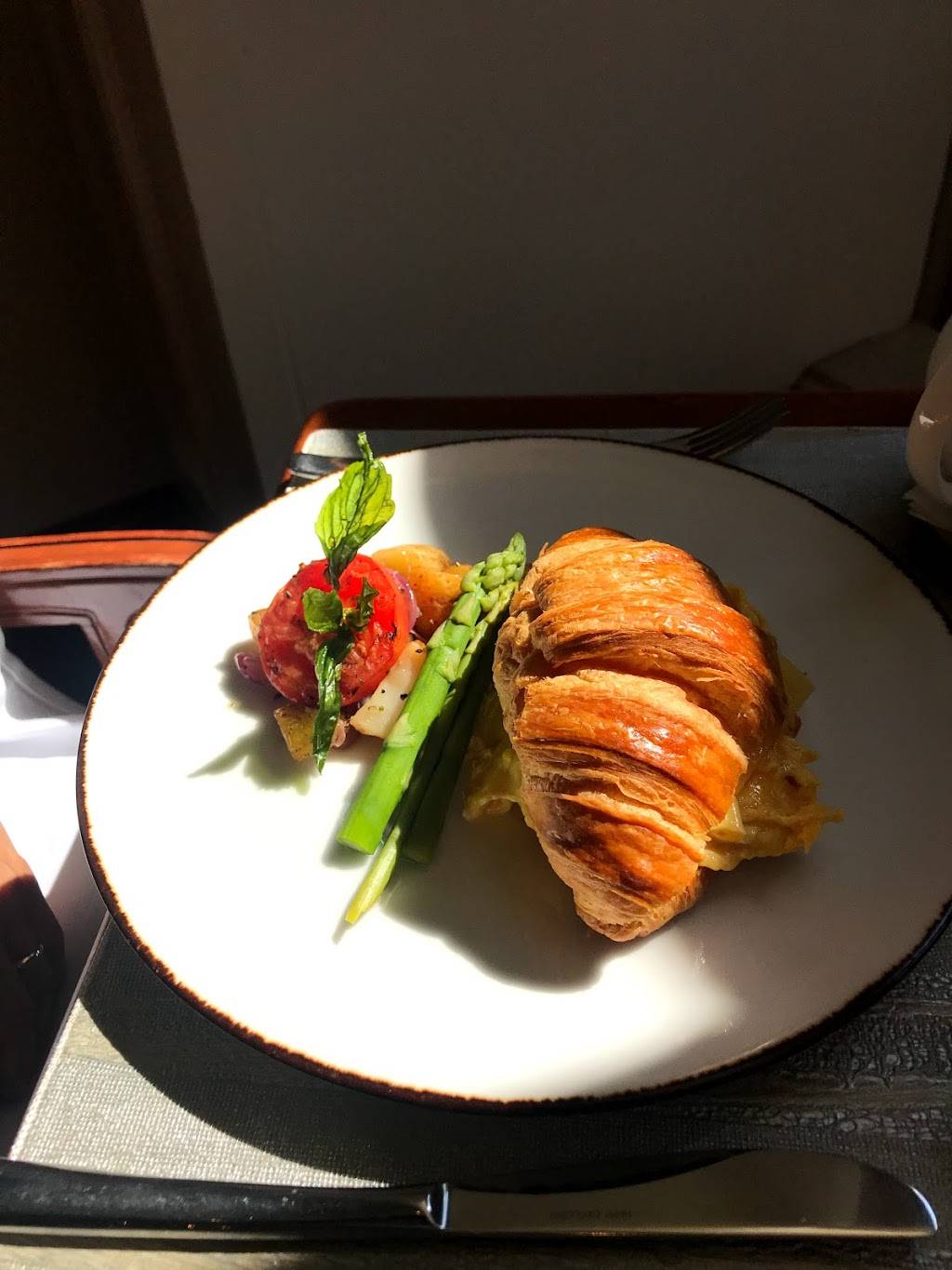 Rowes Wharf Sea Grille | restaurant | 70 Rowes Wharf, Boston, MA 02110, USA | 6178567744 OR +1 617-856-7744