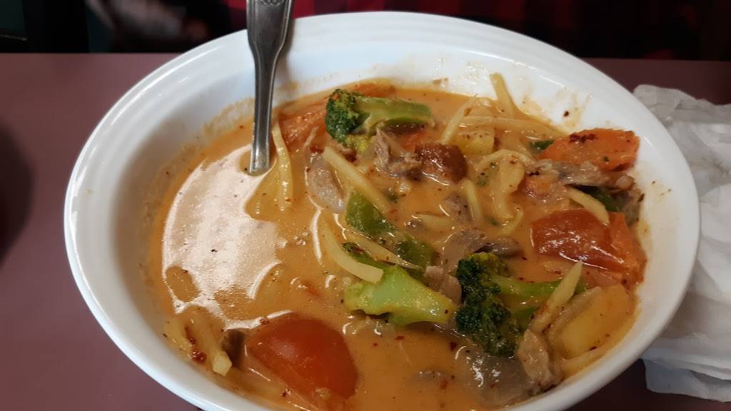 Star Thai Cuisine | restaurant | 13338 Lincoln Way, Auburn, CA 95603, USA | 5308886444 OR +1 530-888-6444