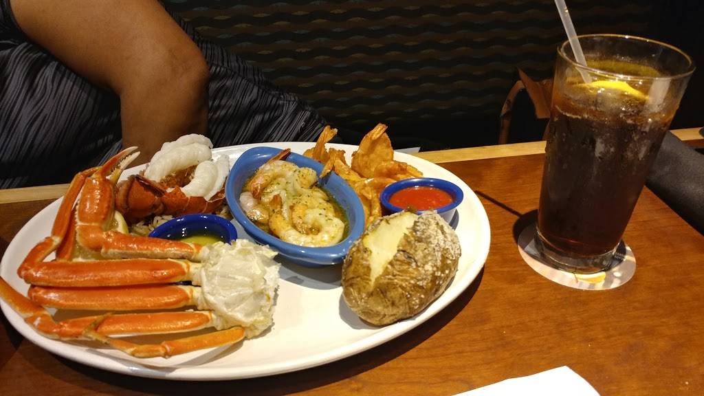 Red Lobster | restaurant | 2800 S Green Bay Rd, Mt Pleasant, WI 53406, USA | 2625989184 OR +1 262-598-9184