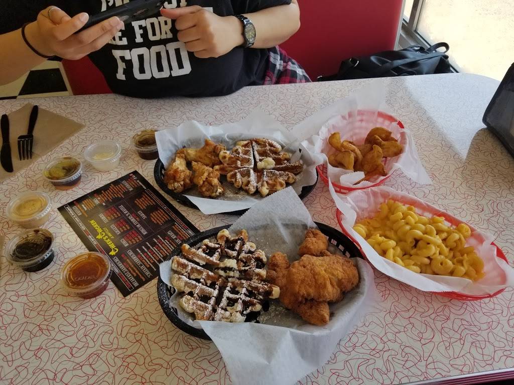 Cheeks Chicken & Waffles | restaurant | 822 E Center St, Wallingford, CT 06492, USA | 2032691119 OR +1 203-269-1119