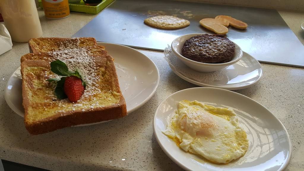 The Funky Brunch Cafe | cafe | 304 E Broughton St, Savannah, GA 31401, USA | 9122343050 OR +1 912-234-3050