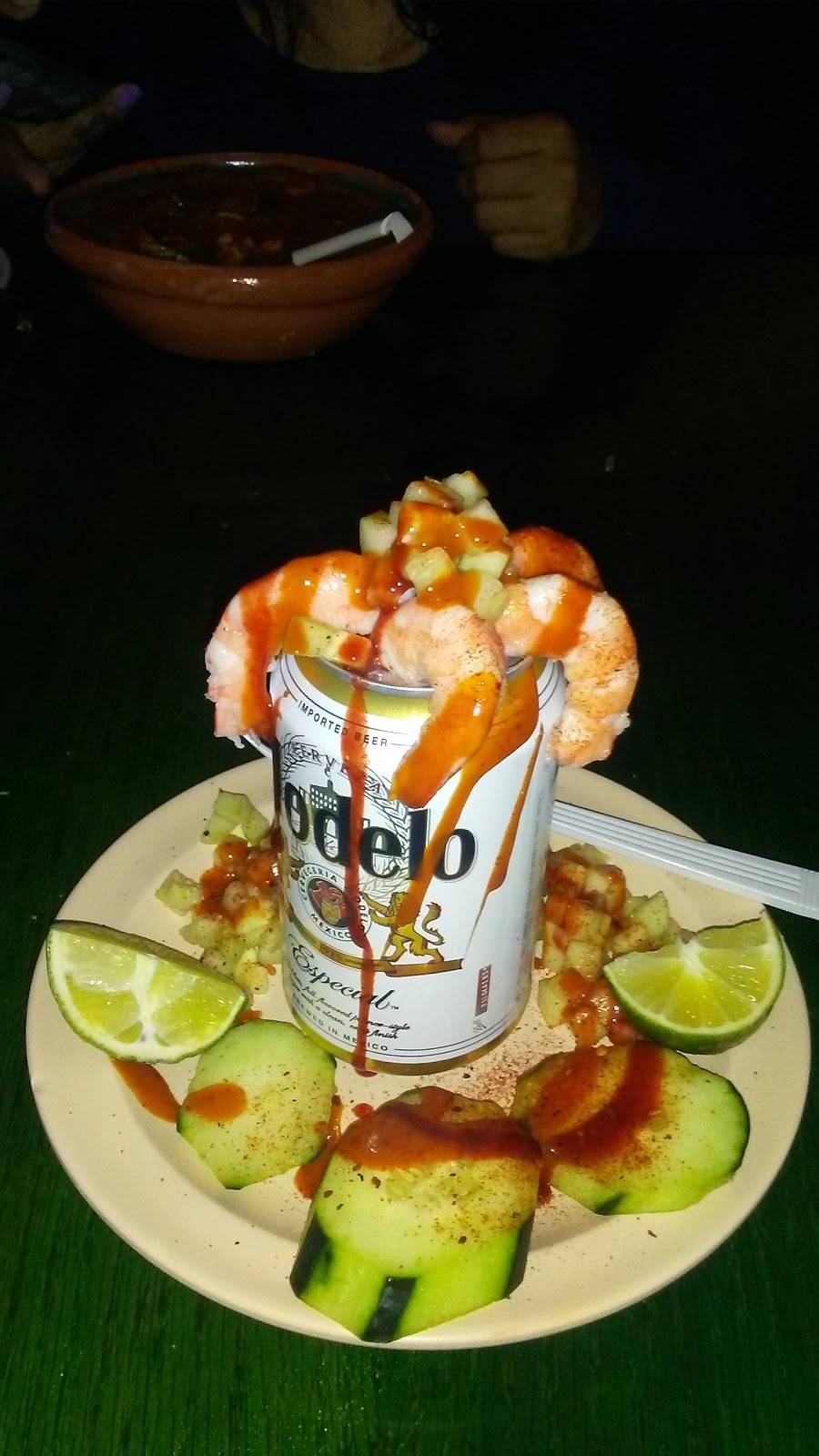 Mariscos Las Islitas | restaurant | 2446 S Western Ave, Chicago, IL 60608, USA | 7733760610 OR +1 773-376-0610