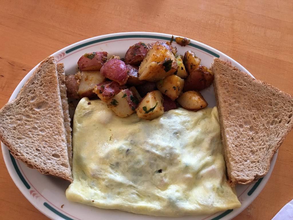 FM Station Cafe | restaurant | 188 Newburyport Turnpike, Newburyport, MA 01950, USA | 9784653333 OR +1 978-465-3333