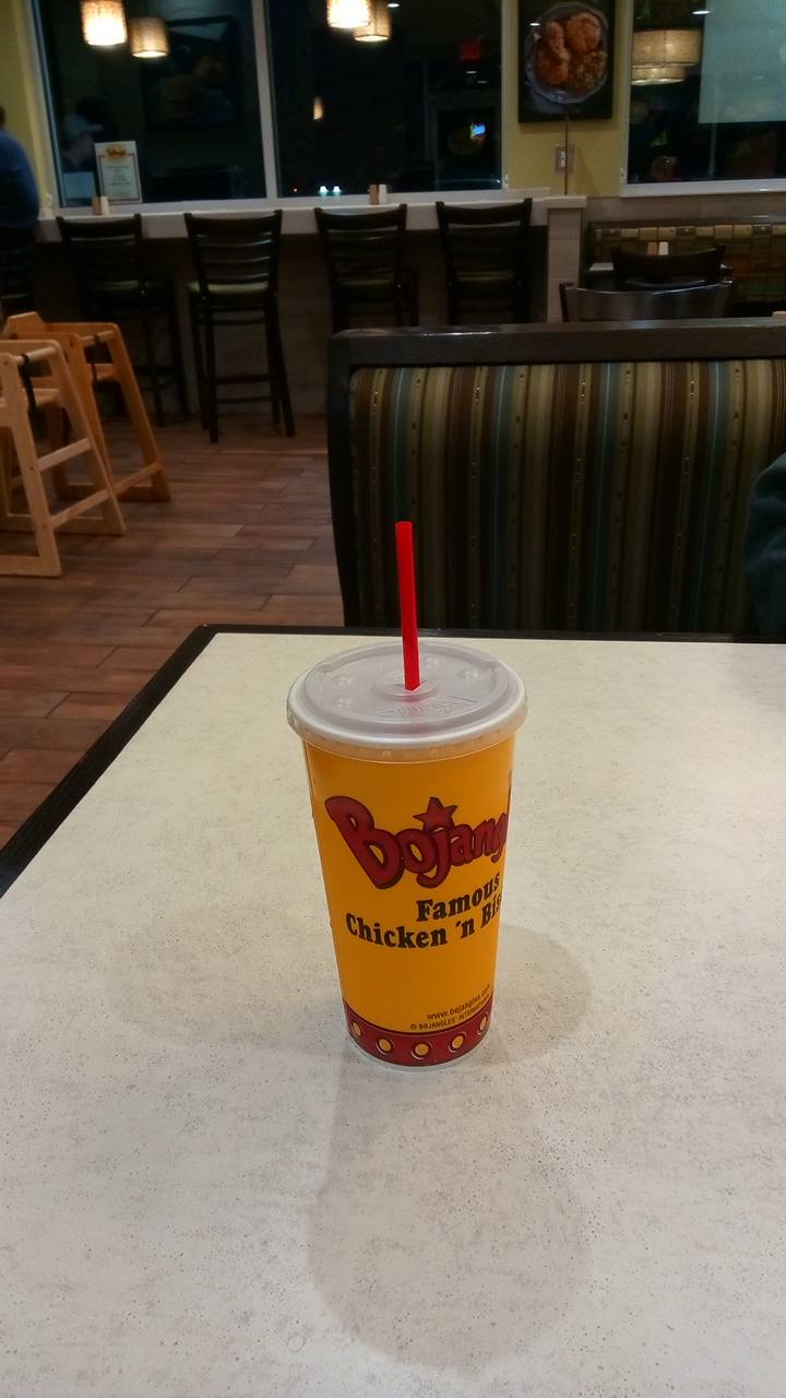 Bojangles Famous Chicken n Biscuits | restaurant | 7239 Moorefield Memorial Hwy, Liberty, SC 29657, USA | 8643726669 OR +1 864-372-6669