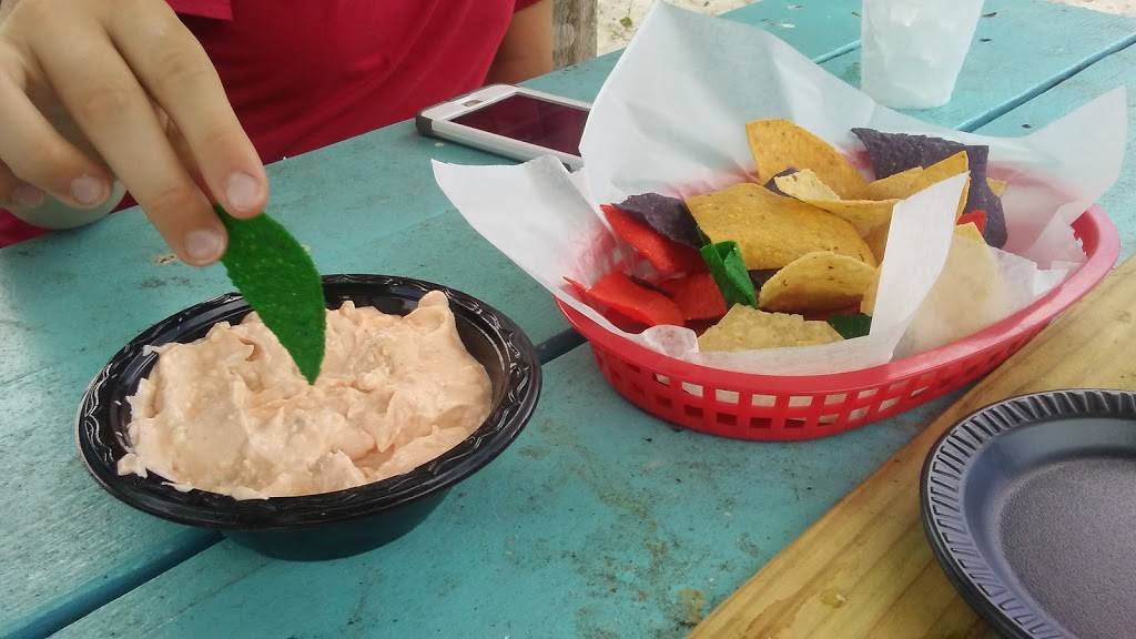 Kalua Beach Bar | restaurant | 181 S Joanna Ave, Tavares, FL 32778, USA | 3526095910 OR +1 352-609-5910