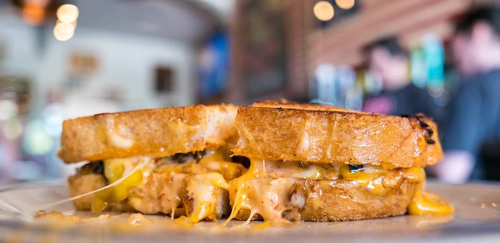 Hillside Tavern | restaurant | 6465 E Mockingbird Ln Ste. #386, Dallas, TX 75214, USA | 2148880152 OR +1 214-888-0152