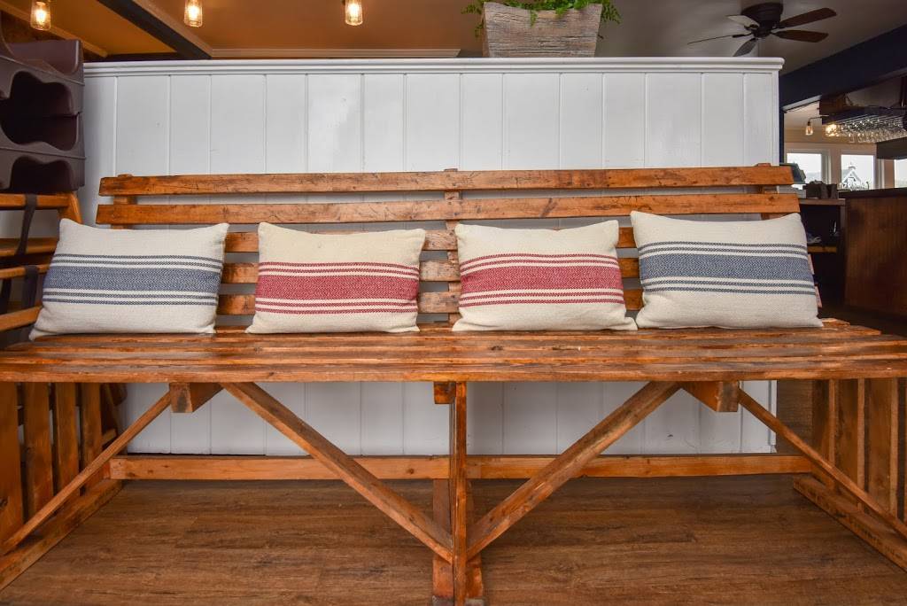 Harborside Tavern | restaurant | 12 Bridge St, Boothbay Harbor, ME 04538, USA | 2076334074 OR +1 207-633-4074