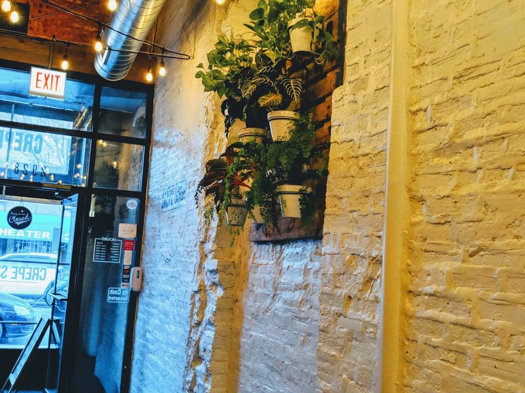 The Crepe Shop | cafe | 2928 N Broadway, Chicago, IL 60657, USA | 7738570018 OR +1 773-857-0018