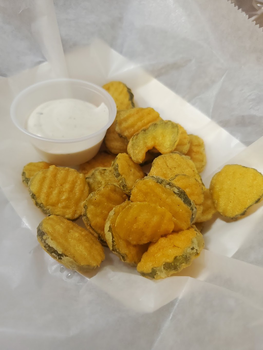 Tidal Wave Seafood | restaurant | 124 MacArthur Ln, Narrows, VA 24124, USA | 5403582132 OR +1 540-358-2132