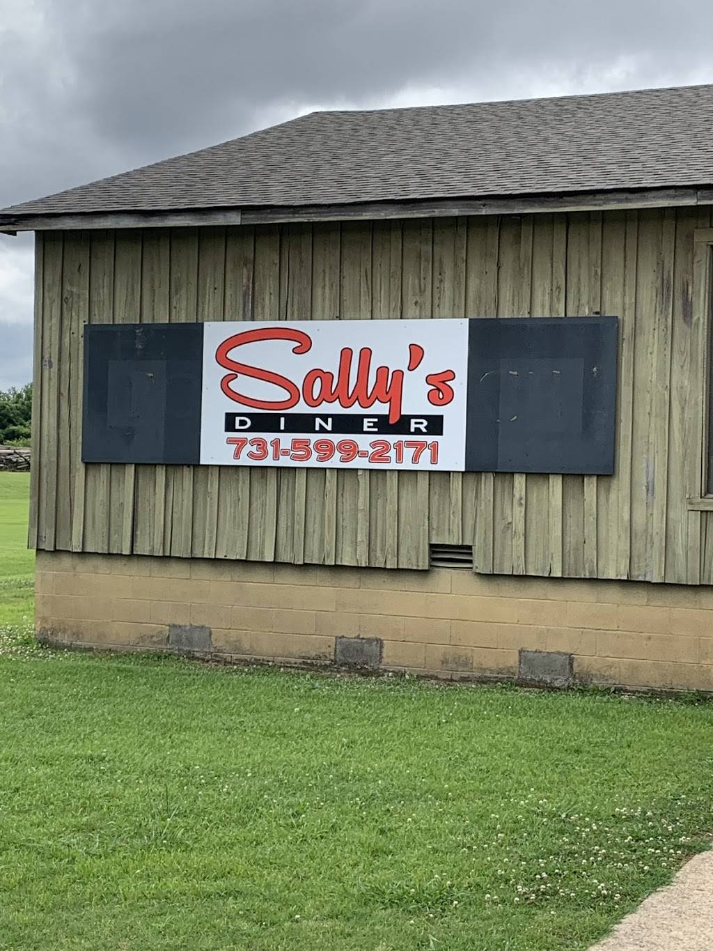 Sally’s Diner | restaurant | 1206 Manufacturers Row, Trenton, TN 38382, USA | 7315992171 OR +1 731-599-2171