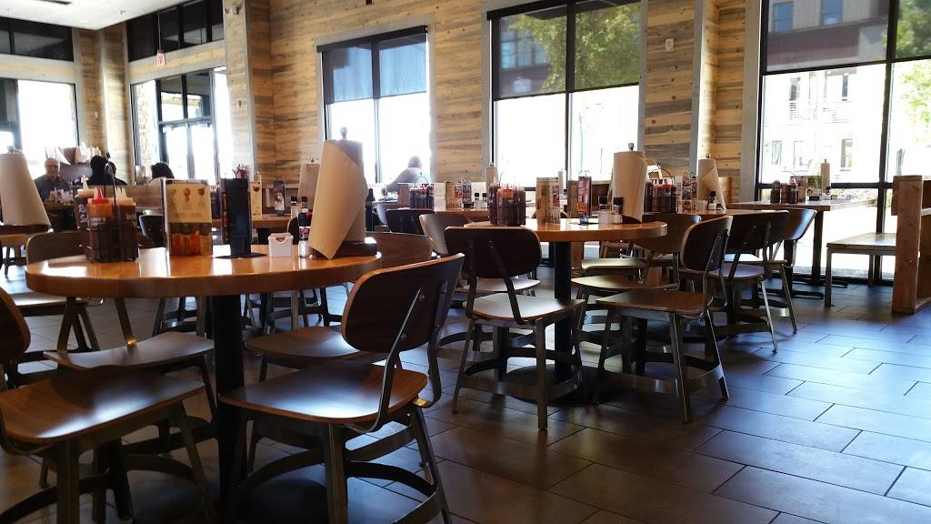 Famous Daves Alameda | restaurant | 2690 5th St Ste B, Alameda, CA 94501, USA | 5107643786 OR +1 510-764-3786