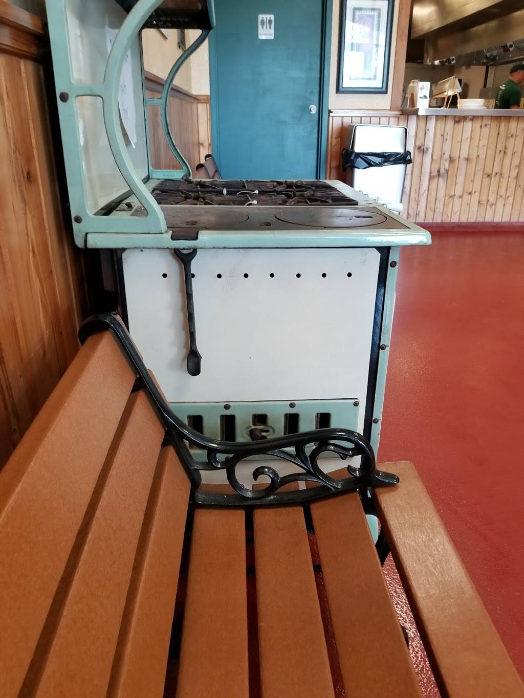 White Fence Farm | meal takeaway | 12337 IL-59, Plainfield, IL 60585, USA | 8156094477 OR +1 815-609-4477