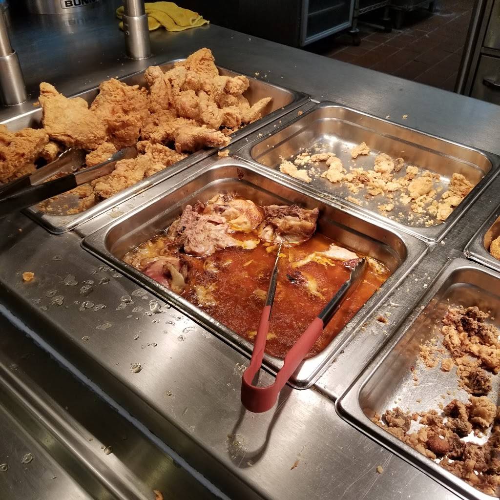 Hartz Chicken Buffet | restaurant | 10314 US-59, Wharton, TX 77488, USA | 9792828800 OR +1 979-282-8800
