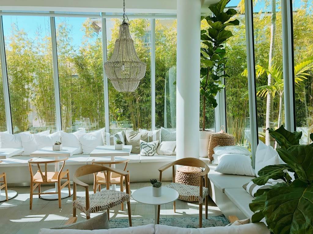 Pura Vida Coral Gables | restaurant | 1100 Stanford Dr, Coral Gables, FL 33146, USA | 3052849556 OR +1 305-284-9556