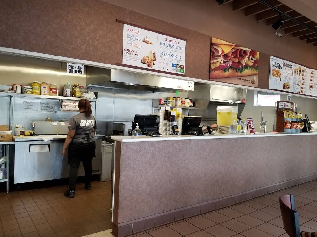 Penn Station East Coast Subs | meal takeaway | 3824 Hampton Ave, St. Louis, MO 63109, USA | 3143528423 OR +1 314-352-8423