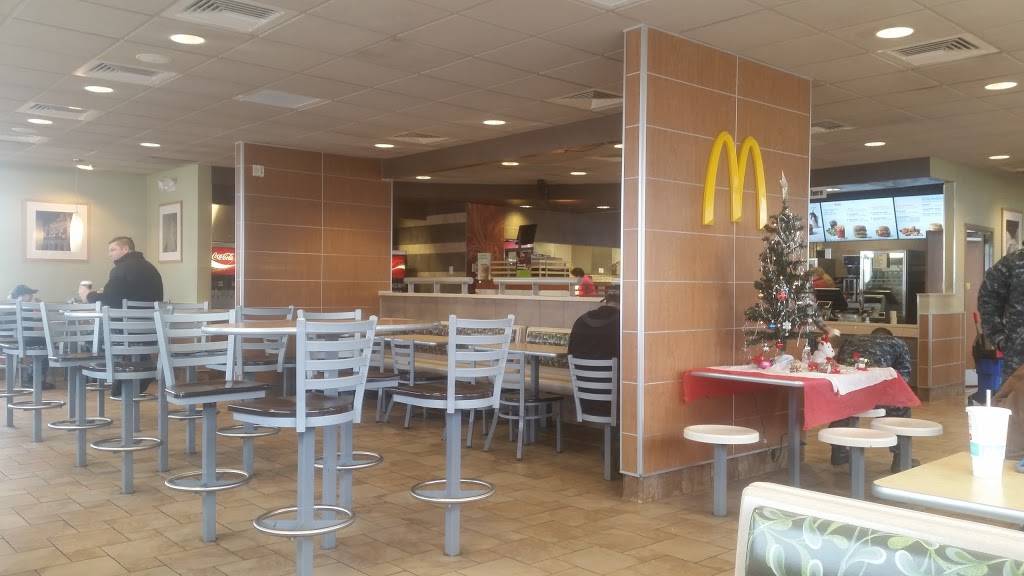 McDonalds | restaurant | Pier 12, 105th St, Fleet, VA 23511, USA | 7574230902 OR +1 757-423-0902