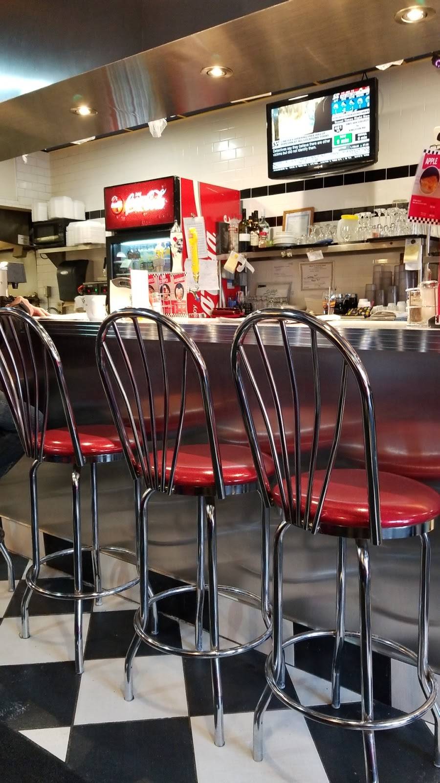 Wimpys Diner | restaurant | 25 Wyndham St N, Guelph, ON N1H 4E4, Canada | 5198363765 OR +1 519-836-3765