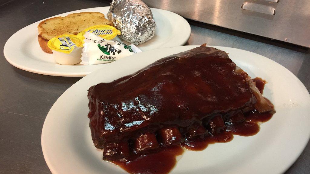 Stinkys Bar & Grill | restaurant | 924 Parriott St, Aplington, IA 50604, USA | 3193472392 OR +1 319-347-2392