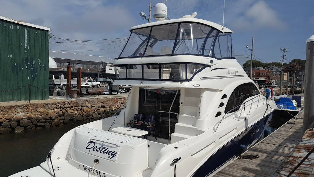 At The Deck | restaurant | 1 Waites Wharf, Newport, RI 02840, USA | 4018463600 OR +1 401-846-3600